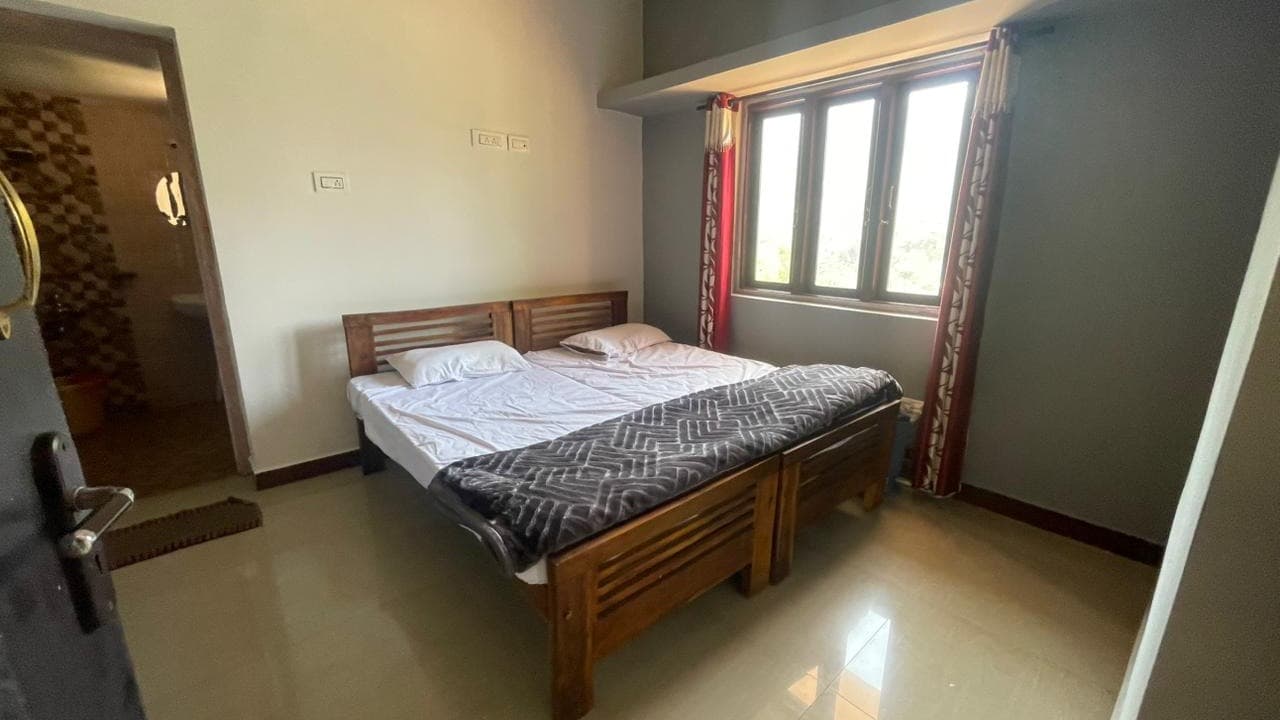 One Bedroom House (With Balcony)
